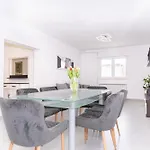 Apartment Danijela Vodice
