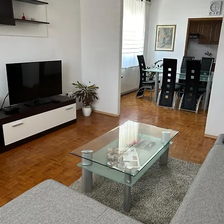 Danijela Apartment *